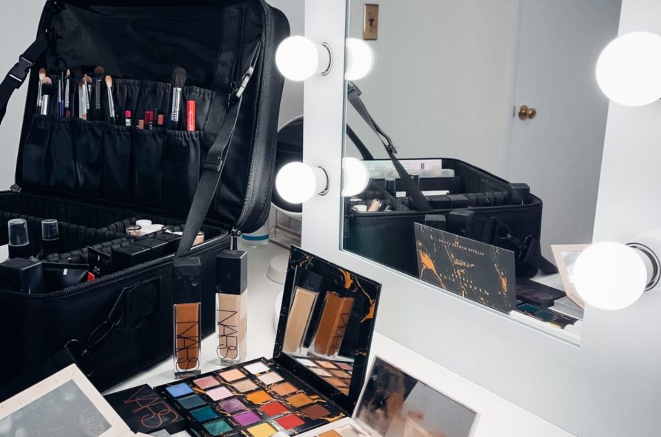 How to Put Together a Makeup Artist Kit - HubPages